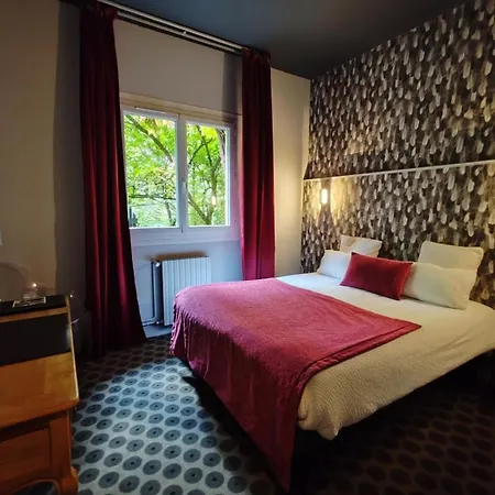 Logis Hotel Le Relais de Comodoliac Saint-Junien Extérieur photo